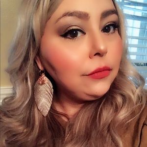 Meet your Posher, Sonya